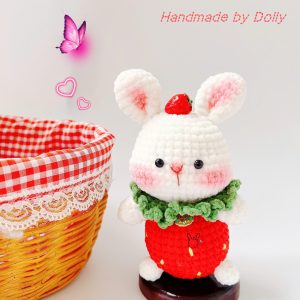 Bé Thỏ quả dâu handmade từ len nhung gấu loại 1 trang trí dễ thương phù hợp trưng bày, làm quà tặng